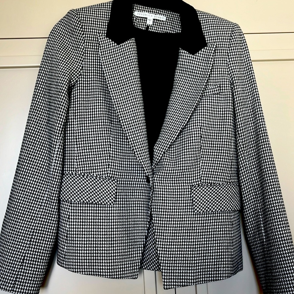 Veronica Beard trendy houndstooth pattern blazer. Size 8